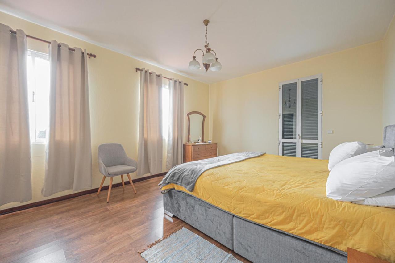 Villa Familia Dehoux Camacha  Kültér fotó